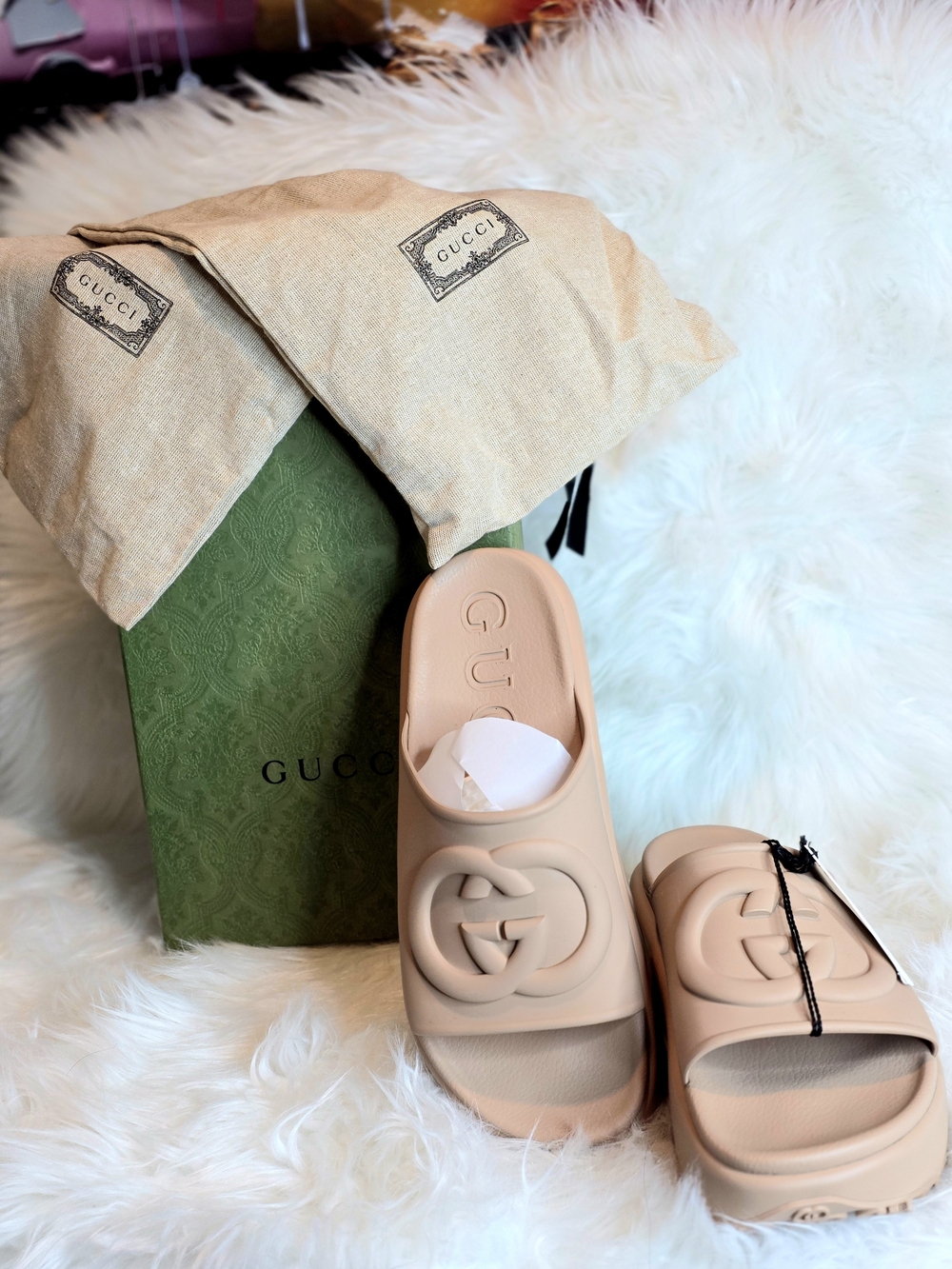 Gucci GG Tan Soft Rubber Logo Slide Sandals NWT Full Inclusion Size 41  $790.